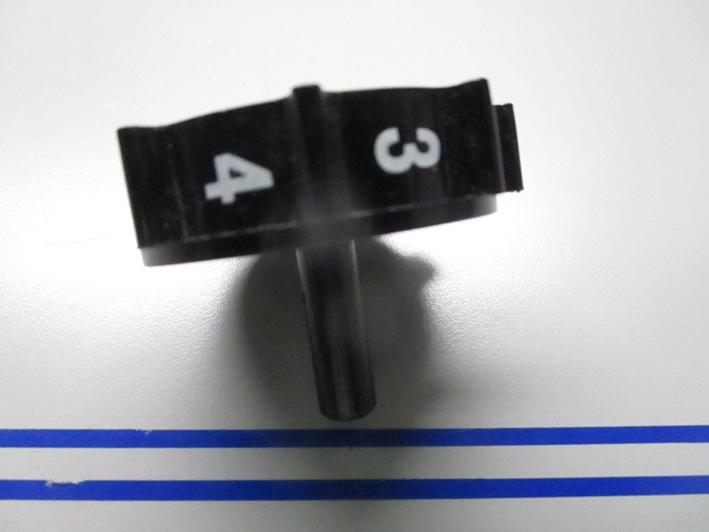 *NEW OEM* 0810 Mercury Quicksilver Knob 97886A1