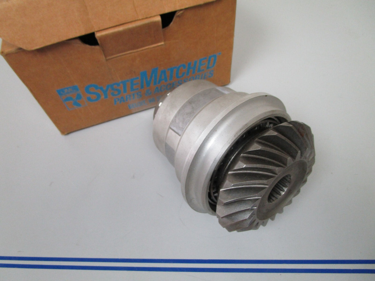 *NEW OEM* 0720 OMC Cobra 1987 21T Upper Gear Assembly 983917 0983917