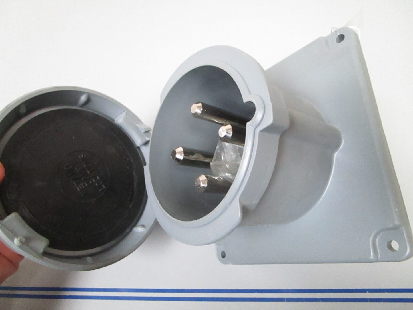 *NEW* 0720 Hubbell 125/250 VAC 100amp 4 Pin Inlet Receptacle M4100B12R