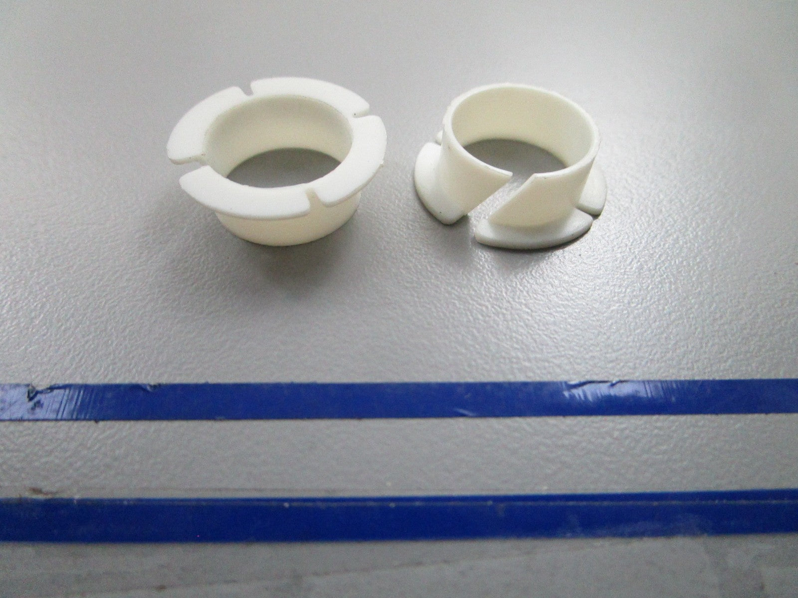 *NEW OEM* (LOT OF 2) 0810 OMC Johnson Evinrude Bushing 318317 0318317