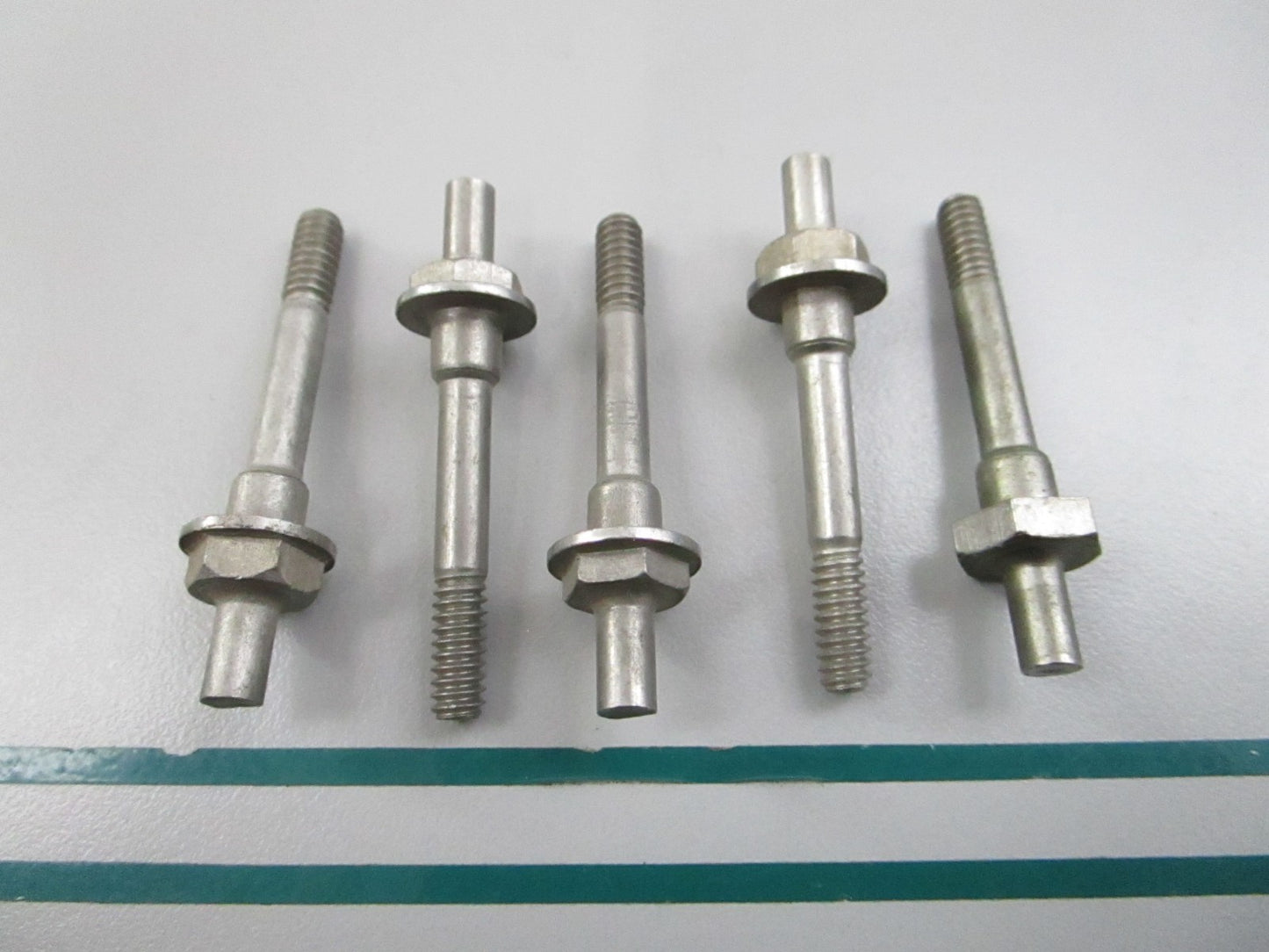 NEW OEM (LOT OF 5) 310052 0310052 OMC Johnson Evinrude Screw 0810