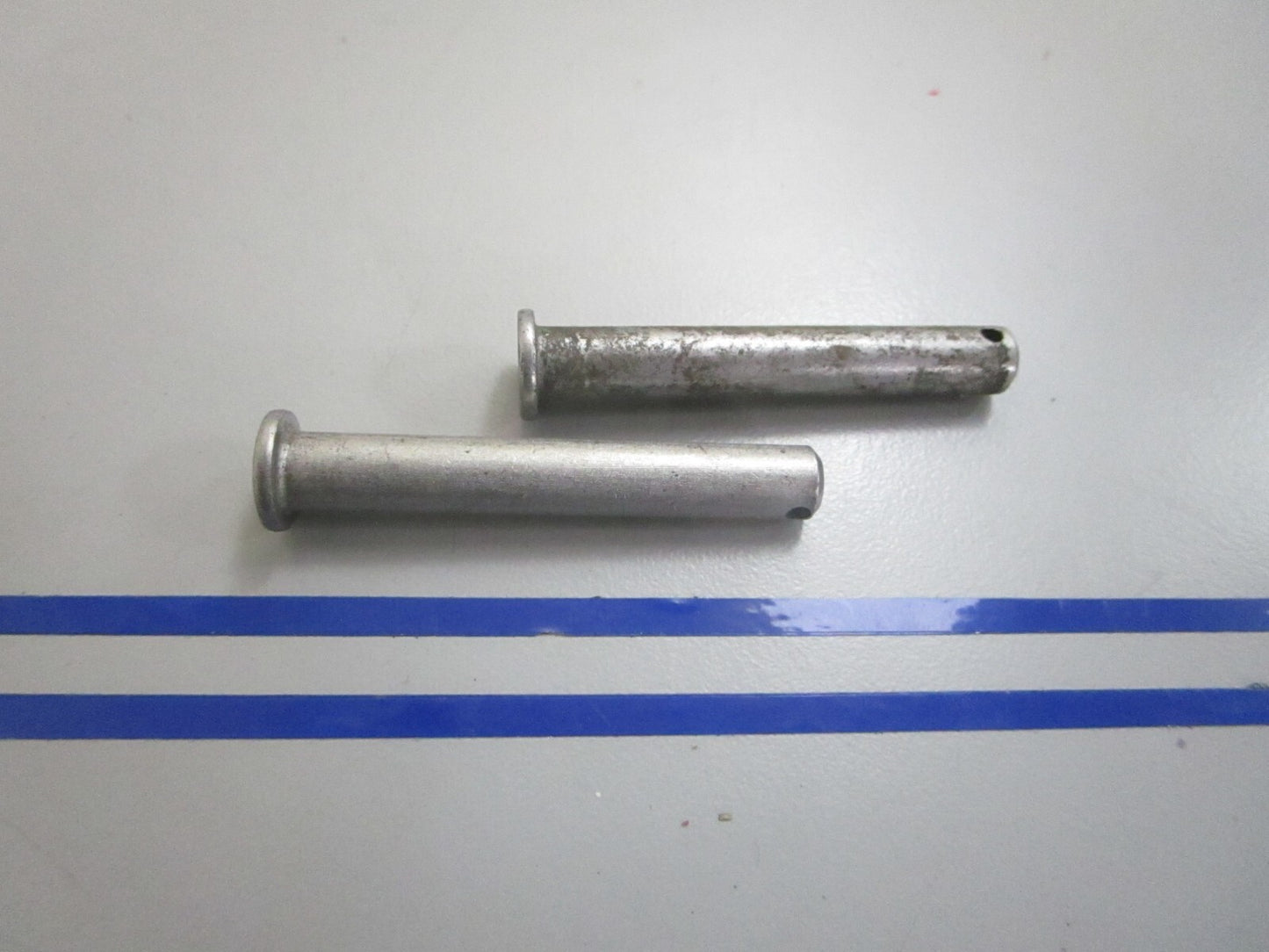 *NEW OEM* (LOT OF 2) 0810 OMC Johnson Evinrude Lock Pin 322947 0322947