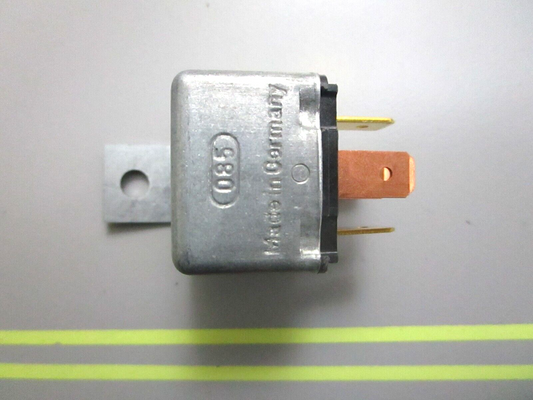*NEW OEM* 0750 Volvo Penta RELAY 876040