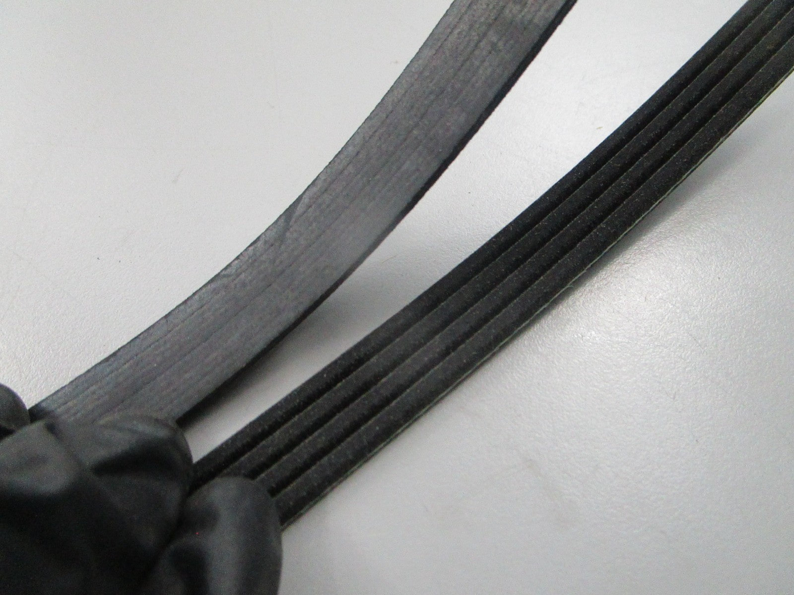 NEW K040335 Gates Micro-V Serpentine Belt 0810