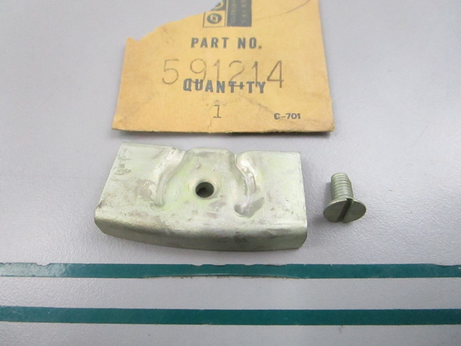 NEW OEM 591214 0591214 OMC Johnson Evinrude Clamp w/ Screw 0810