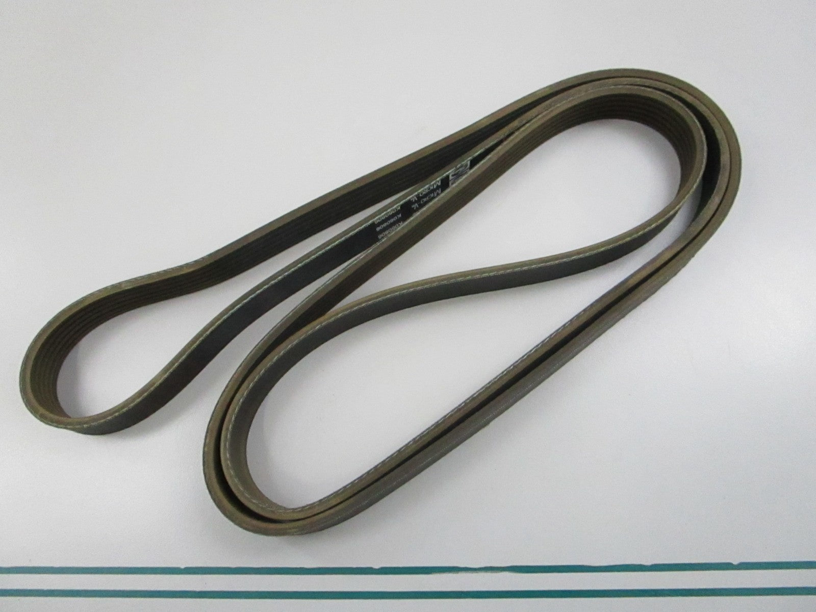 Gates K060806 Micro-V Serpentine Belt 6-Rib 80.58in NEW 0810