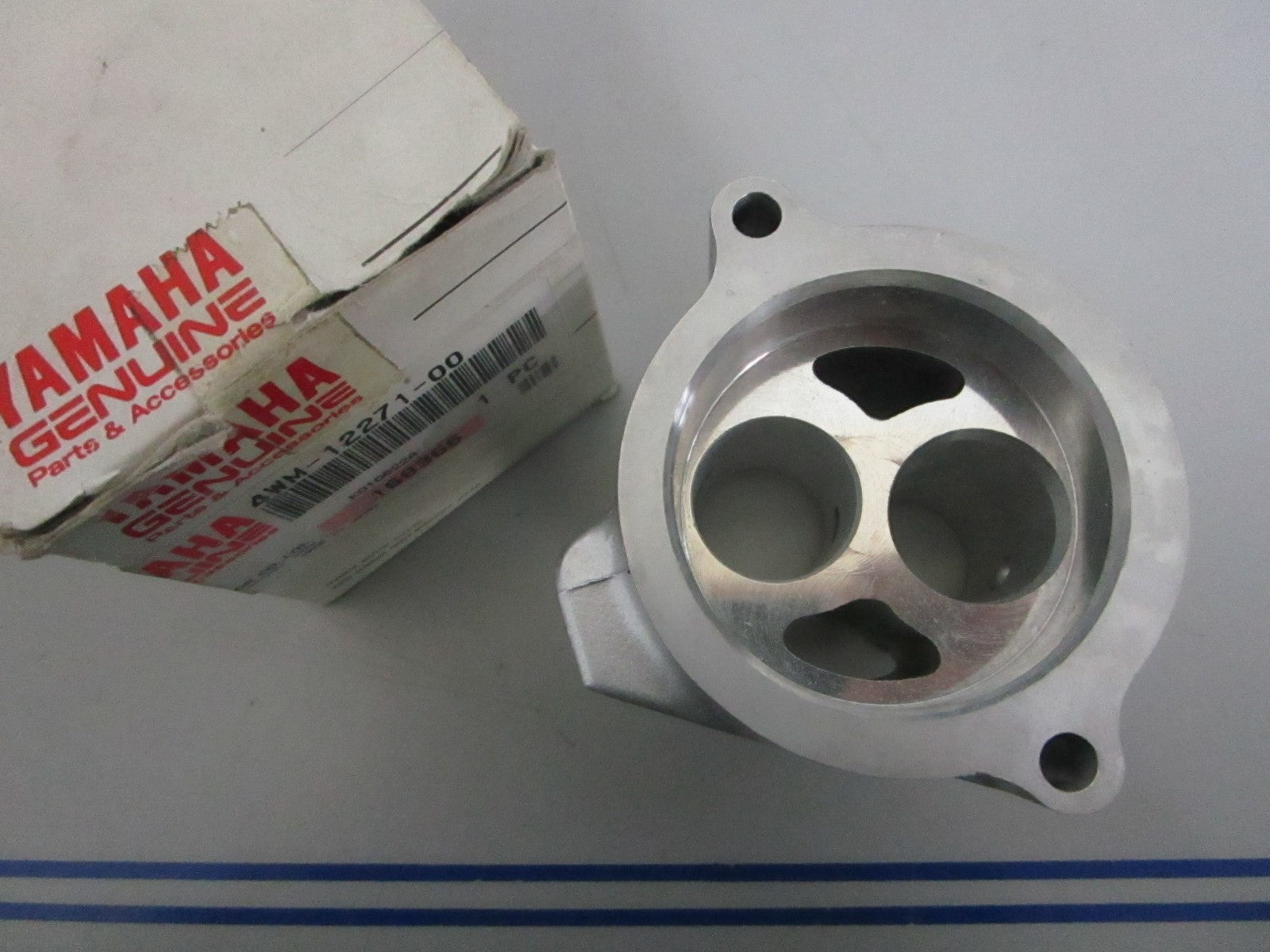 NEW OEM 4WM-122271-00-00 Yamaha Housing 0820