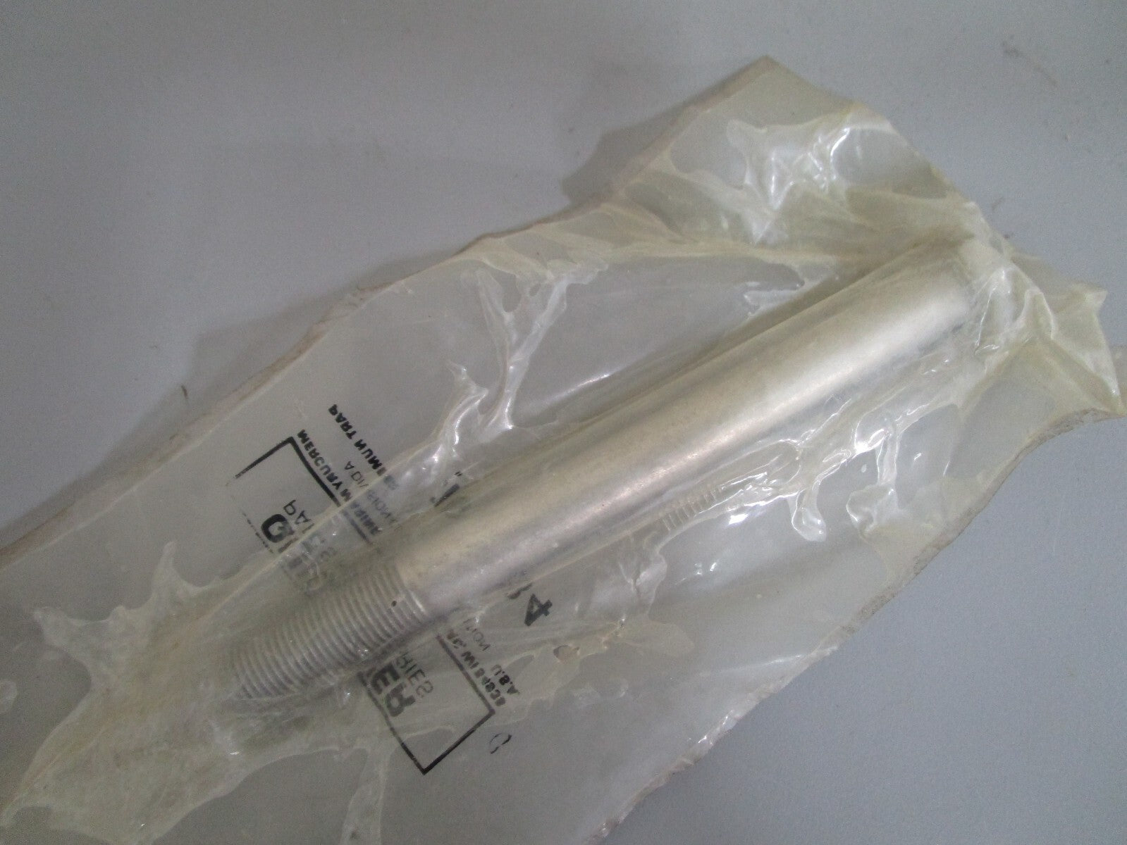 *NEW OEM* 0820 Mercury Quicksilver Screw 10-75284