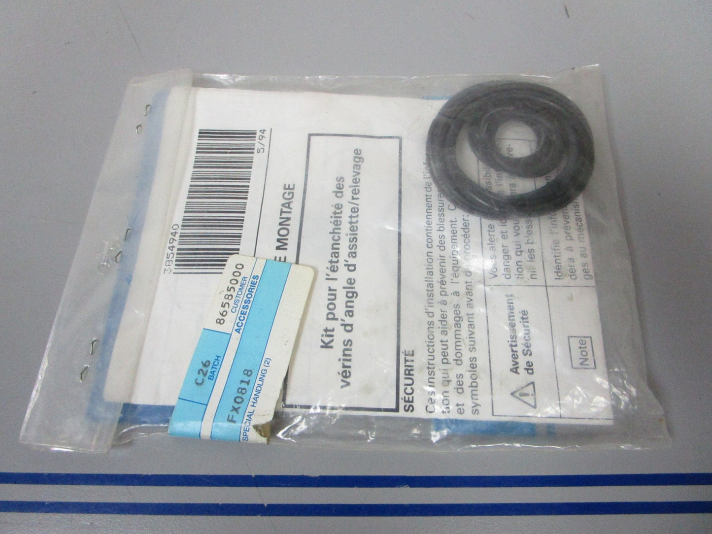 *NEW OEM* 0720 Volvo Penta Seal Kit 3854247-8