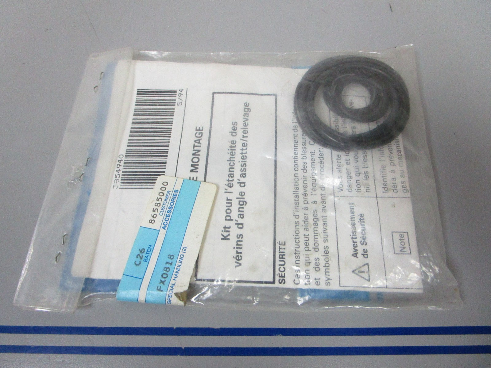 *NEW OEM* 0720 Volvo Penta Seal Kit 3854247-8