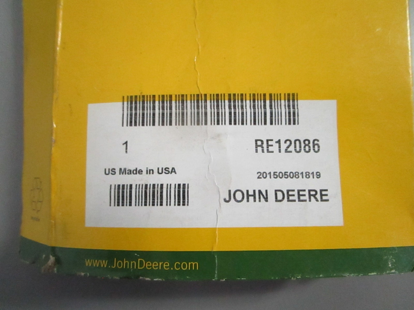 NEW OEM RE12086 John Deere Belt Set 0820