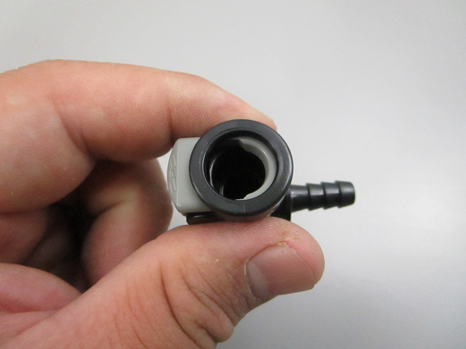 NEW OEM 22-861163 Mercury Quicksilver Connector 0810