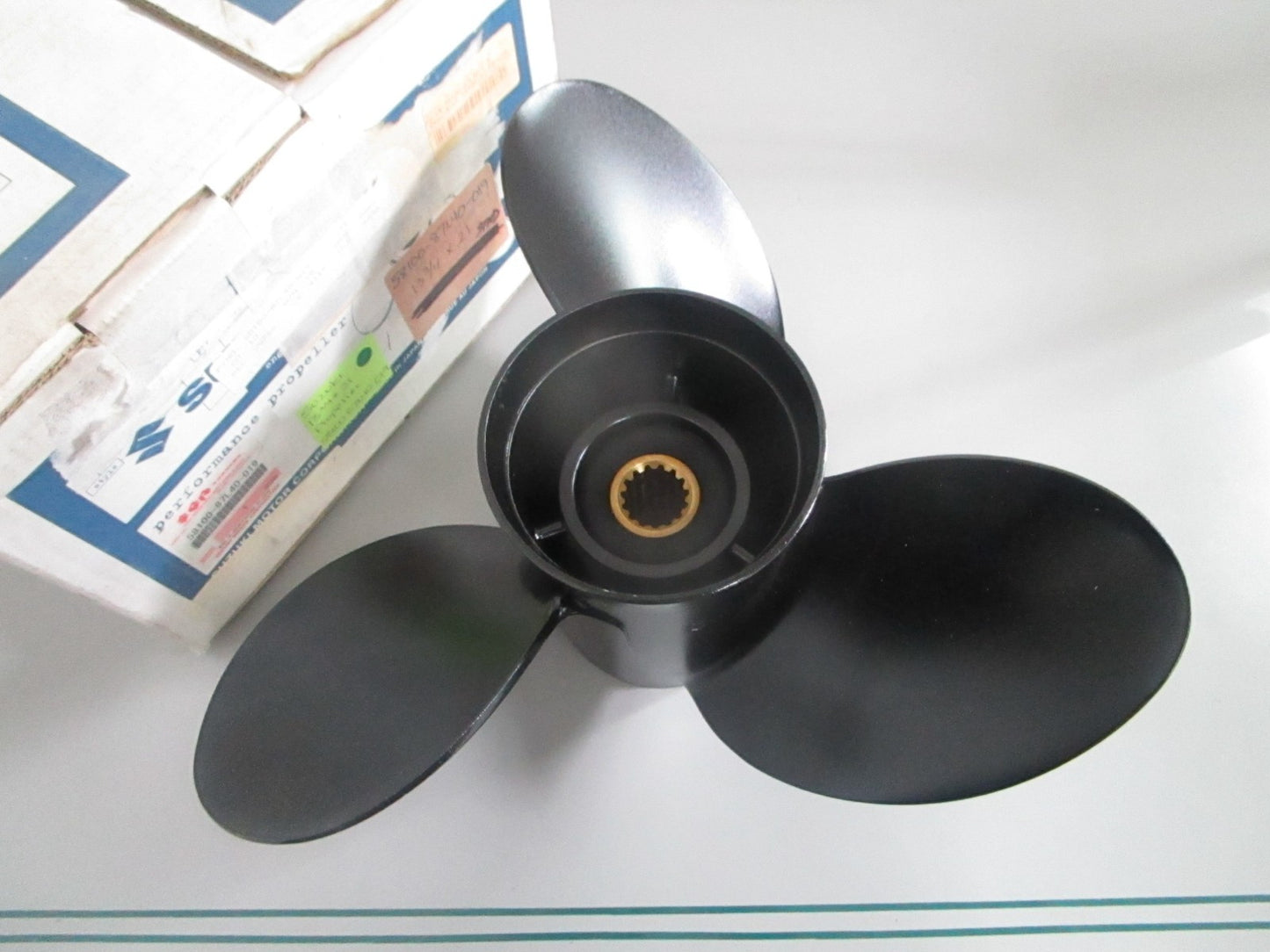 NEW OEM 58100-87L40-019 Suzuki 13¾ × 21 Propeller 0820