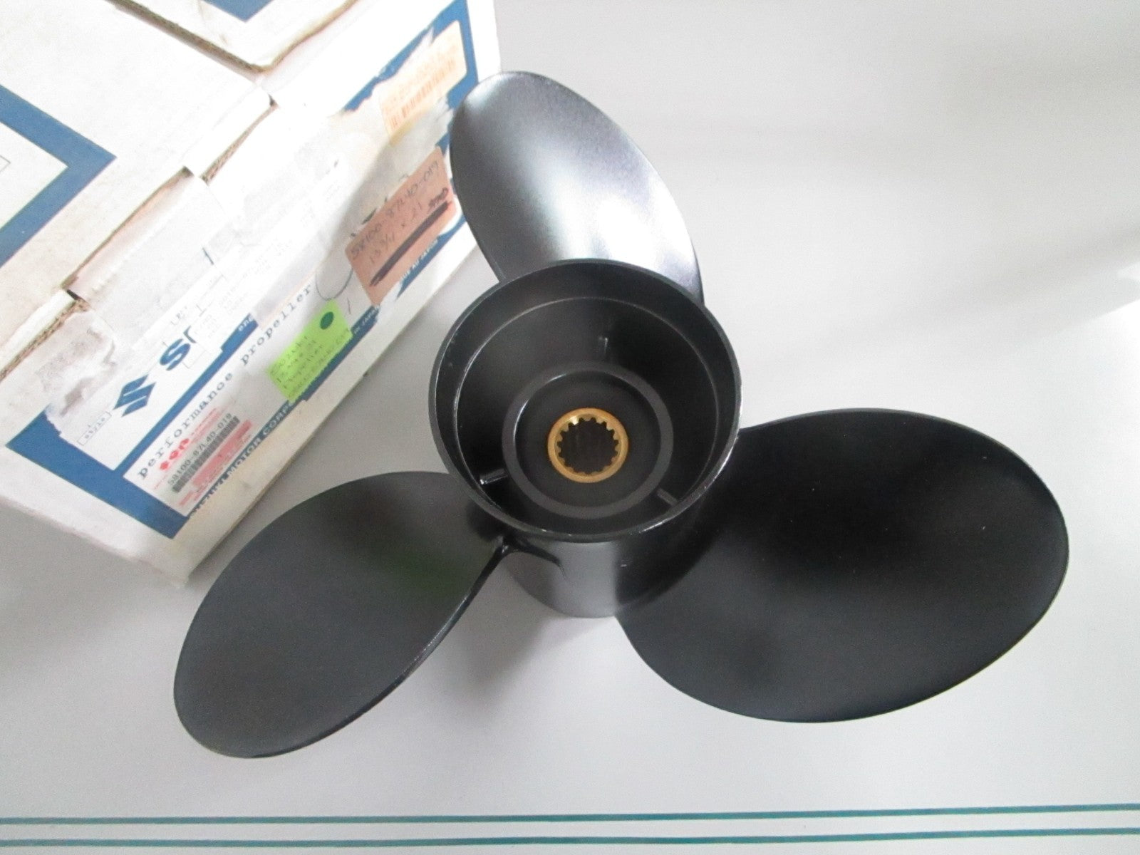 NEW OEM 58100-87L40-019 Suzuki 13¾ × 21 Propeller 0820