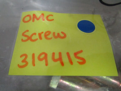 *NEW OEM* 0810 OMC Johnson Evinrude Screw 319415 0319415