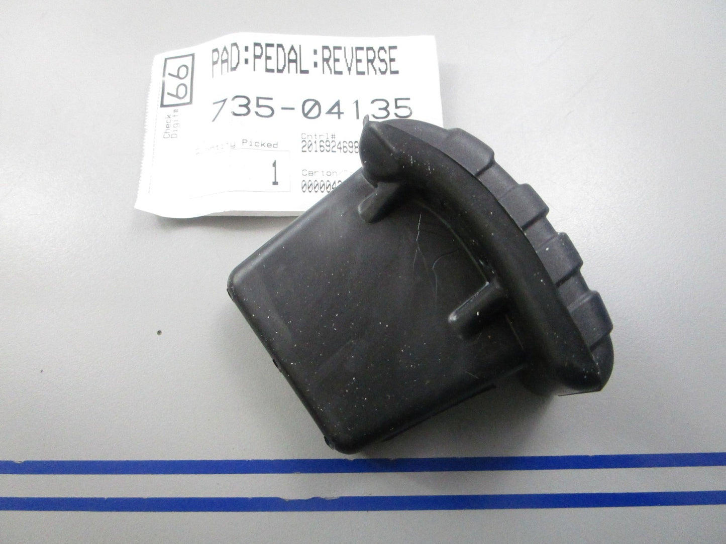 NEW OEM 735-04135 MTD Reverse Pedal Pad 0810