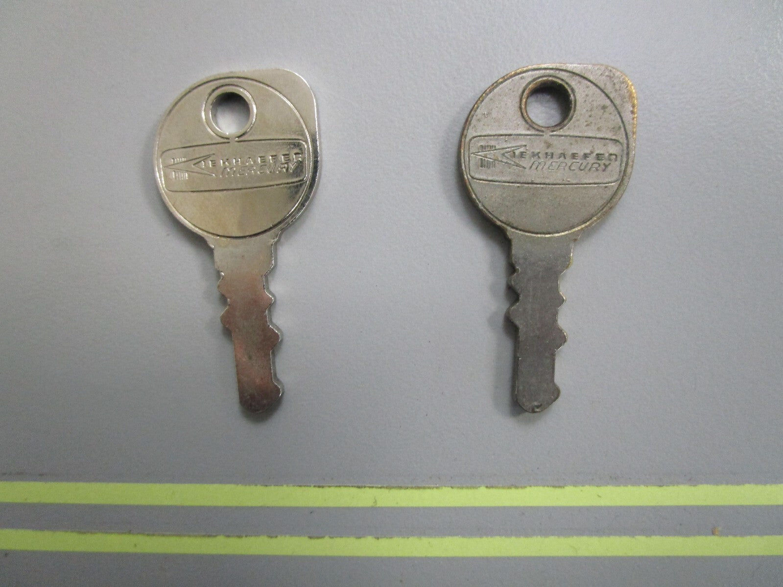 *NEW OEM* (LOT OF 2) 0810 Mercury Quicksilver Key (110) 30431110