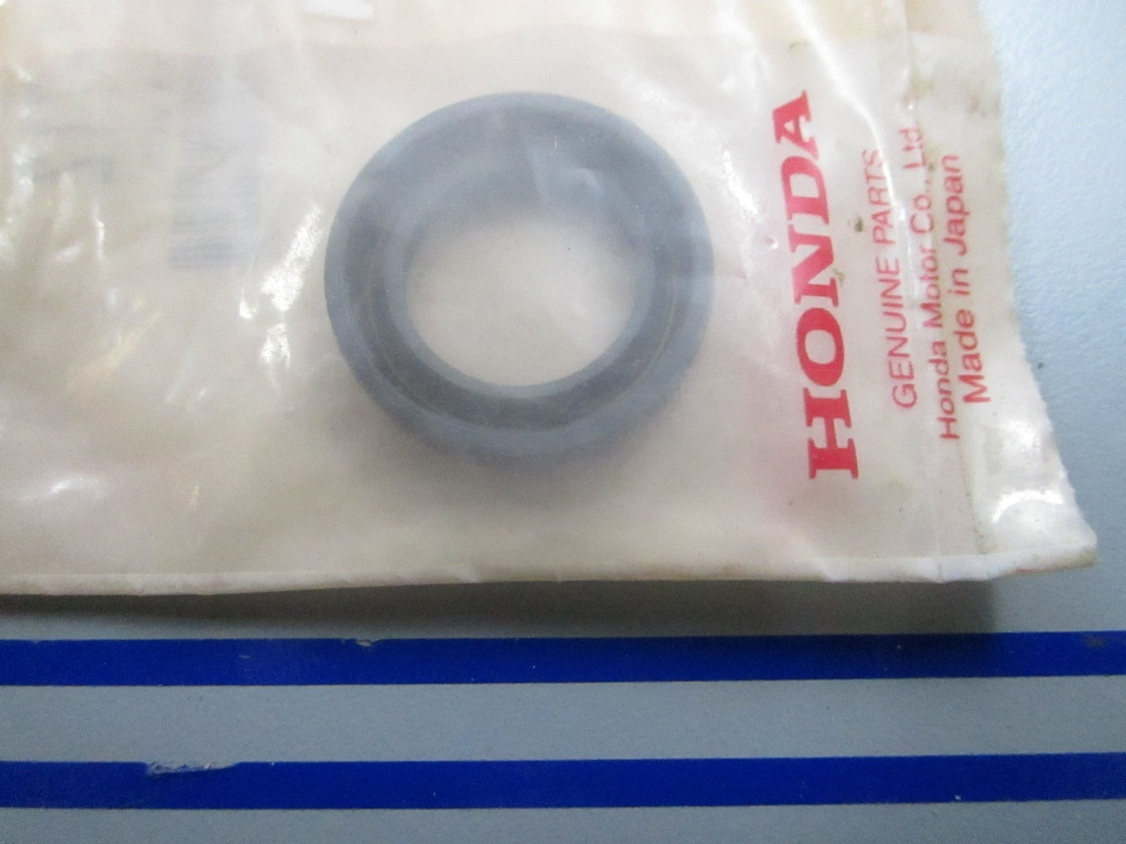 *NEW OEM* 0810 Honda Oil Seal 91205-KA3-712