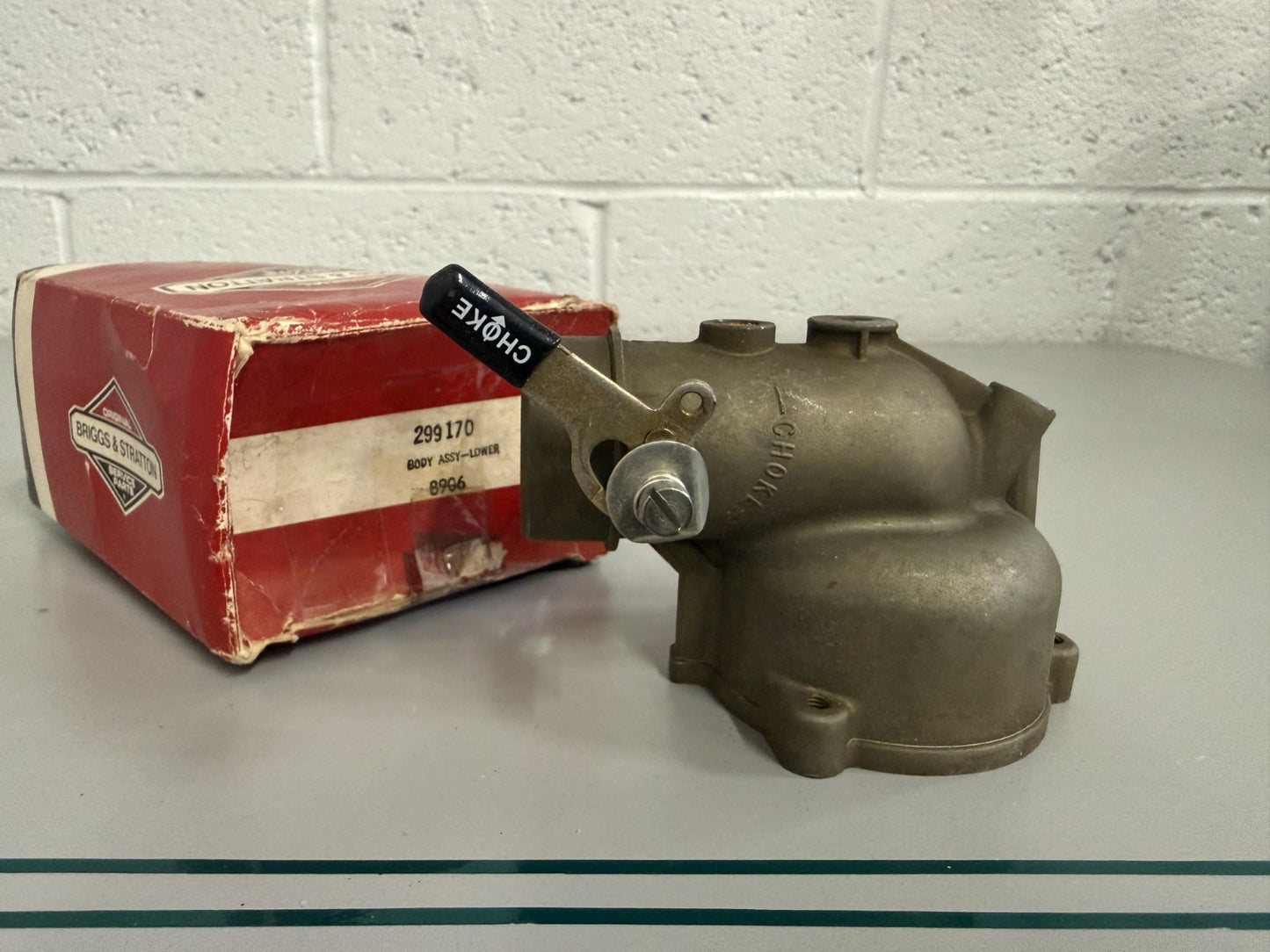 NEW OEM 299170 Briggs & Stratton Carb Lower Body Assy 0820