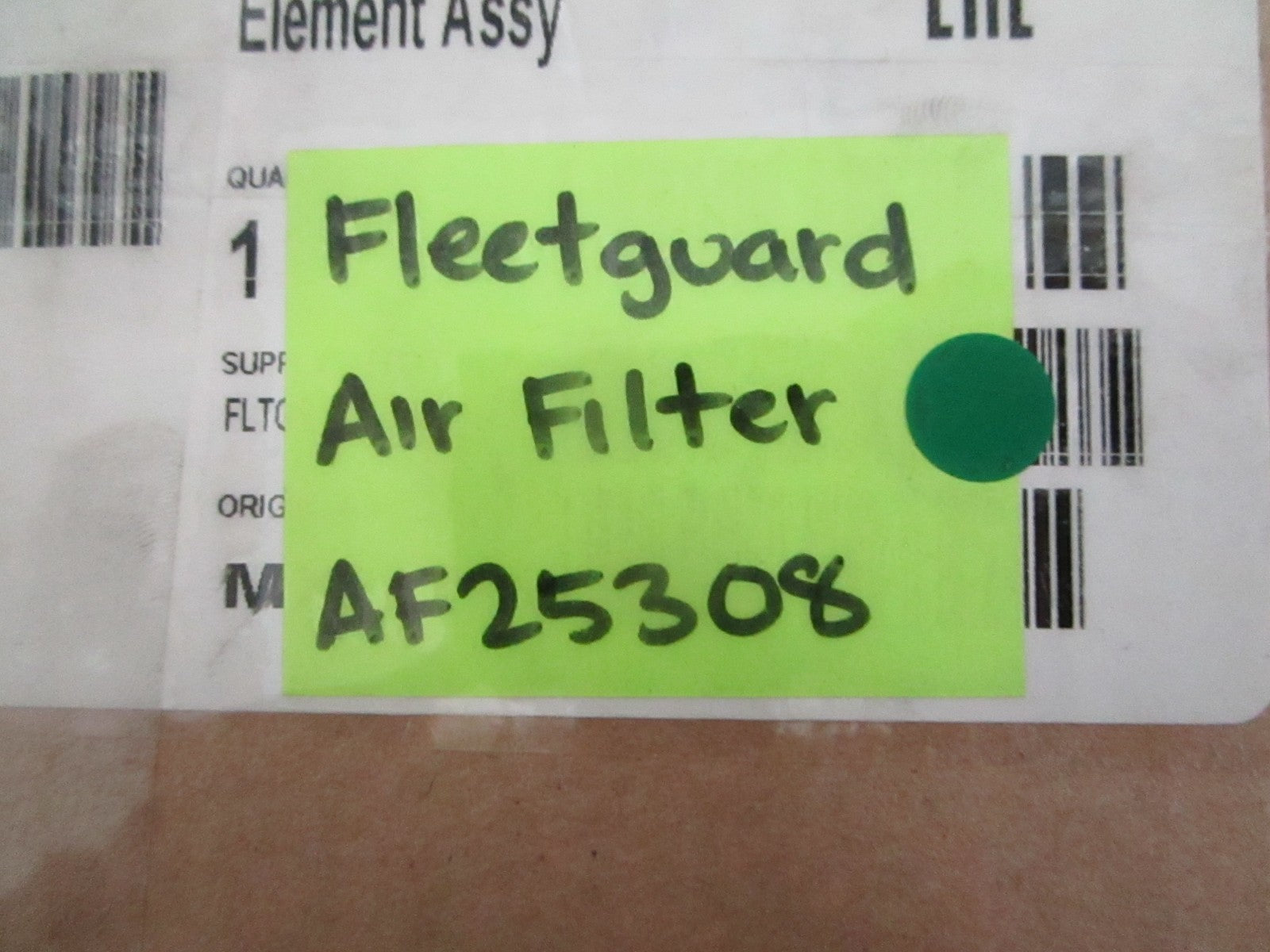 NEW OEM AF25308 Fleetguard Air Filter 0820