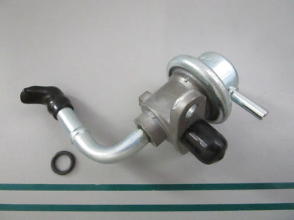 NEW 23027 Intermotor CarQuest Regulator 0810