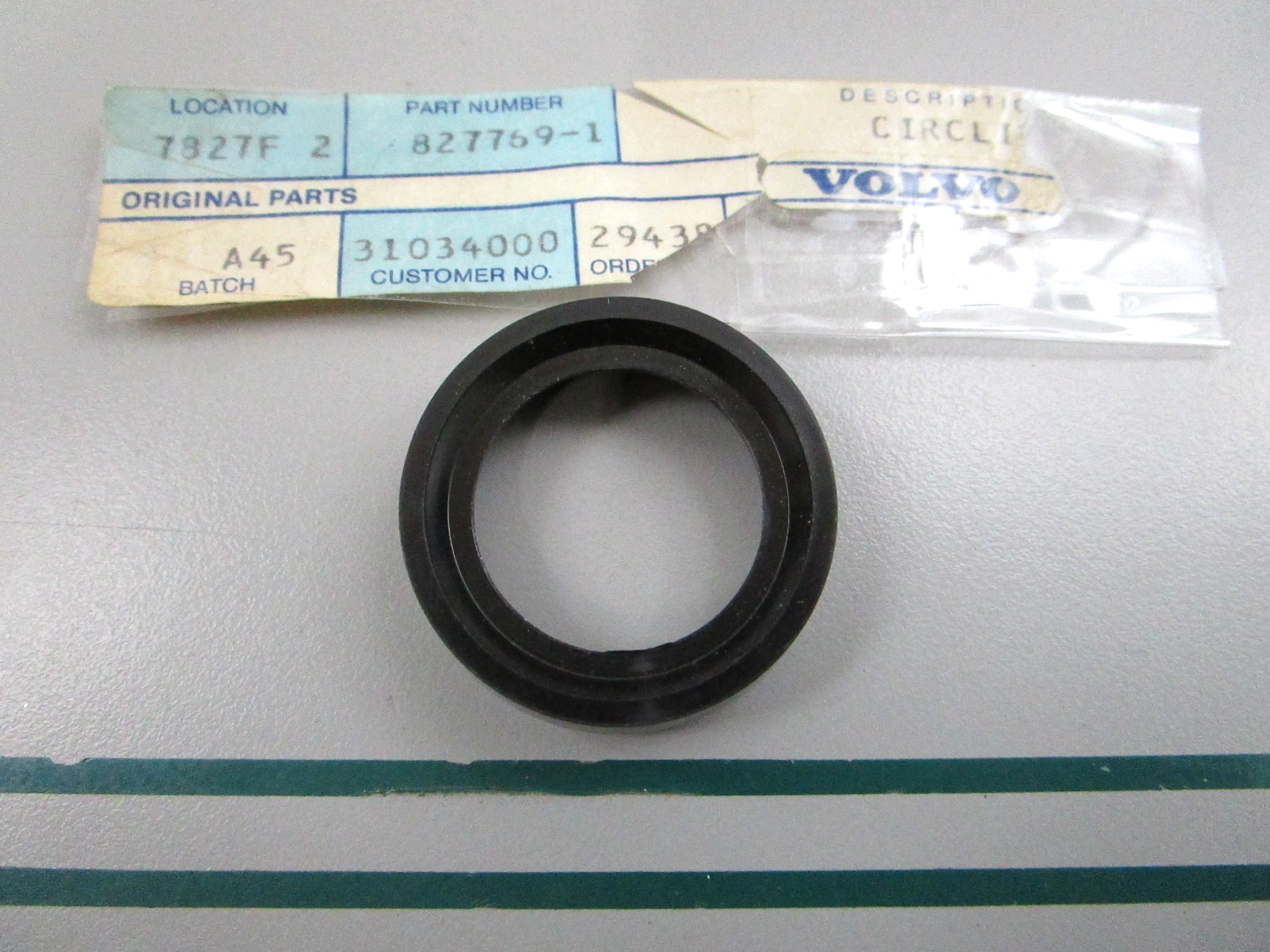 NEW OEM 827769 Volvo Penta Collar 0810