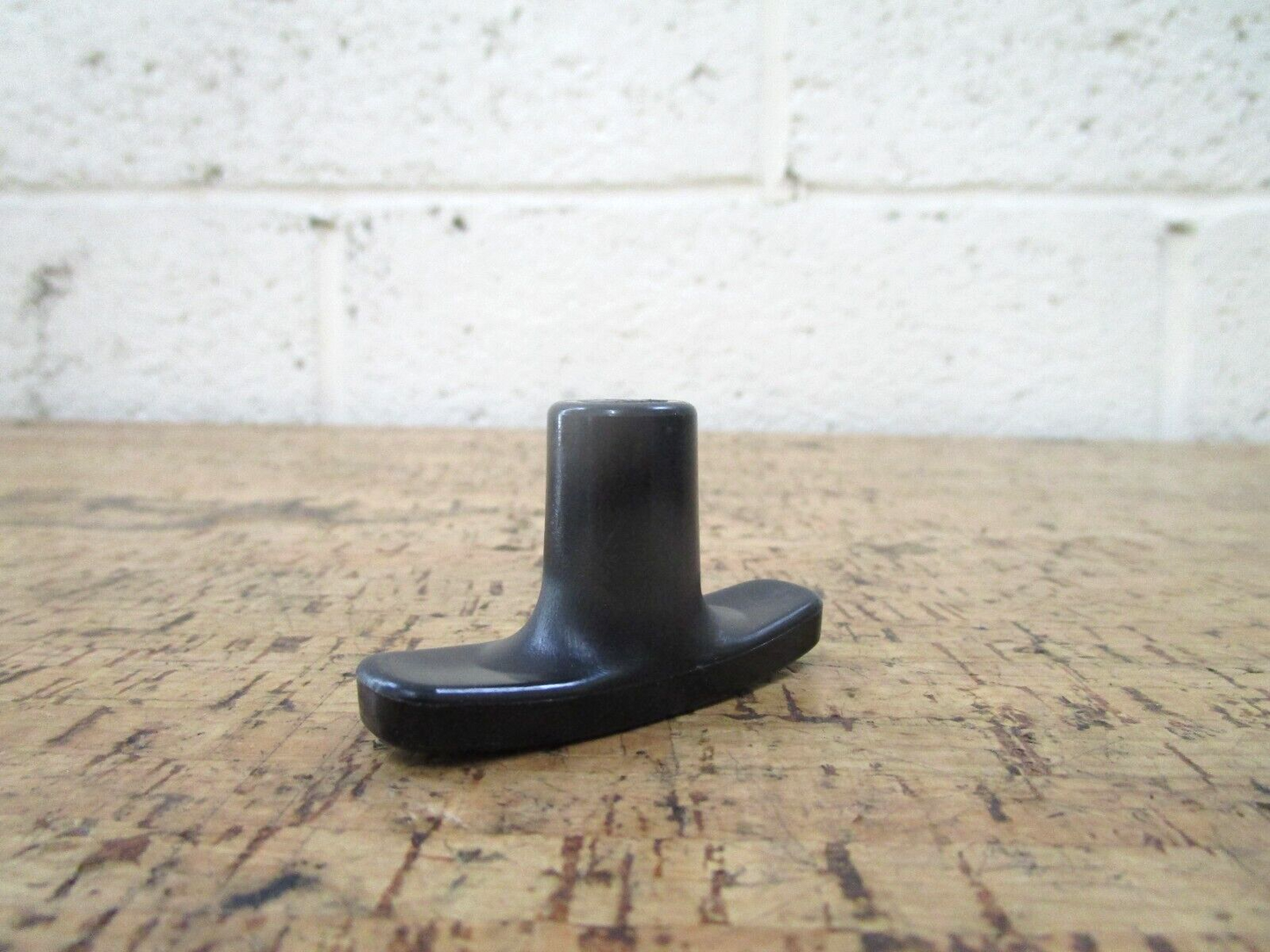 *NEW OEM* 0750 Volvo Penta HANDLE 829241