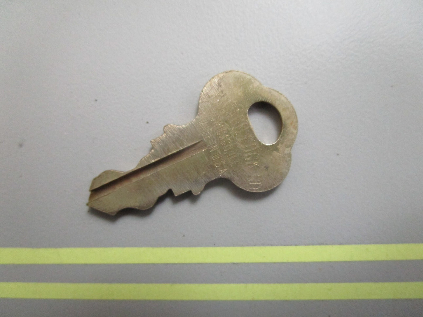 *NEW OEM* 0810 OMC Johnson Evinrude Ignition Key KF42 501557 0501557