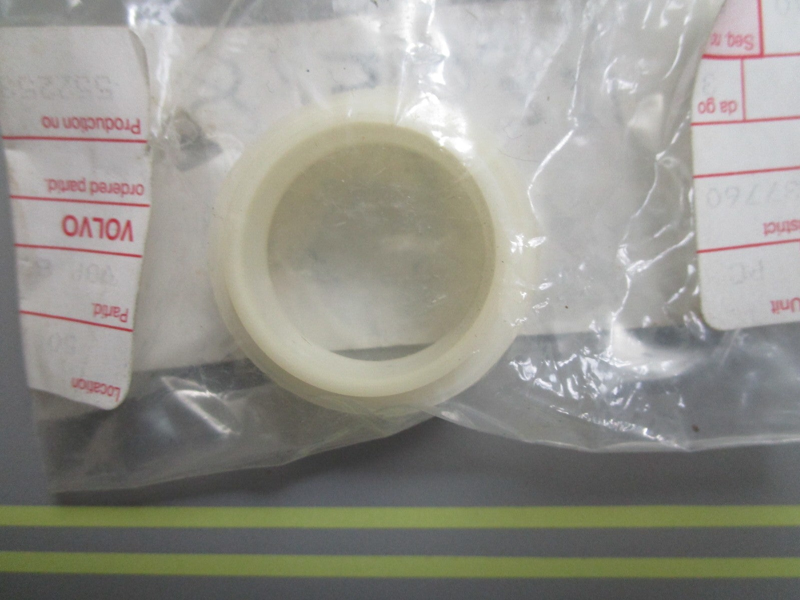 *NEW OEM* 0810 Volvo Penta Retainer 873534