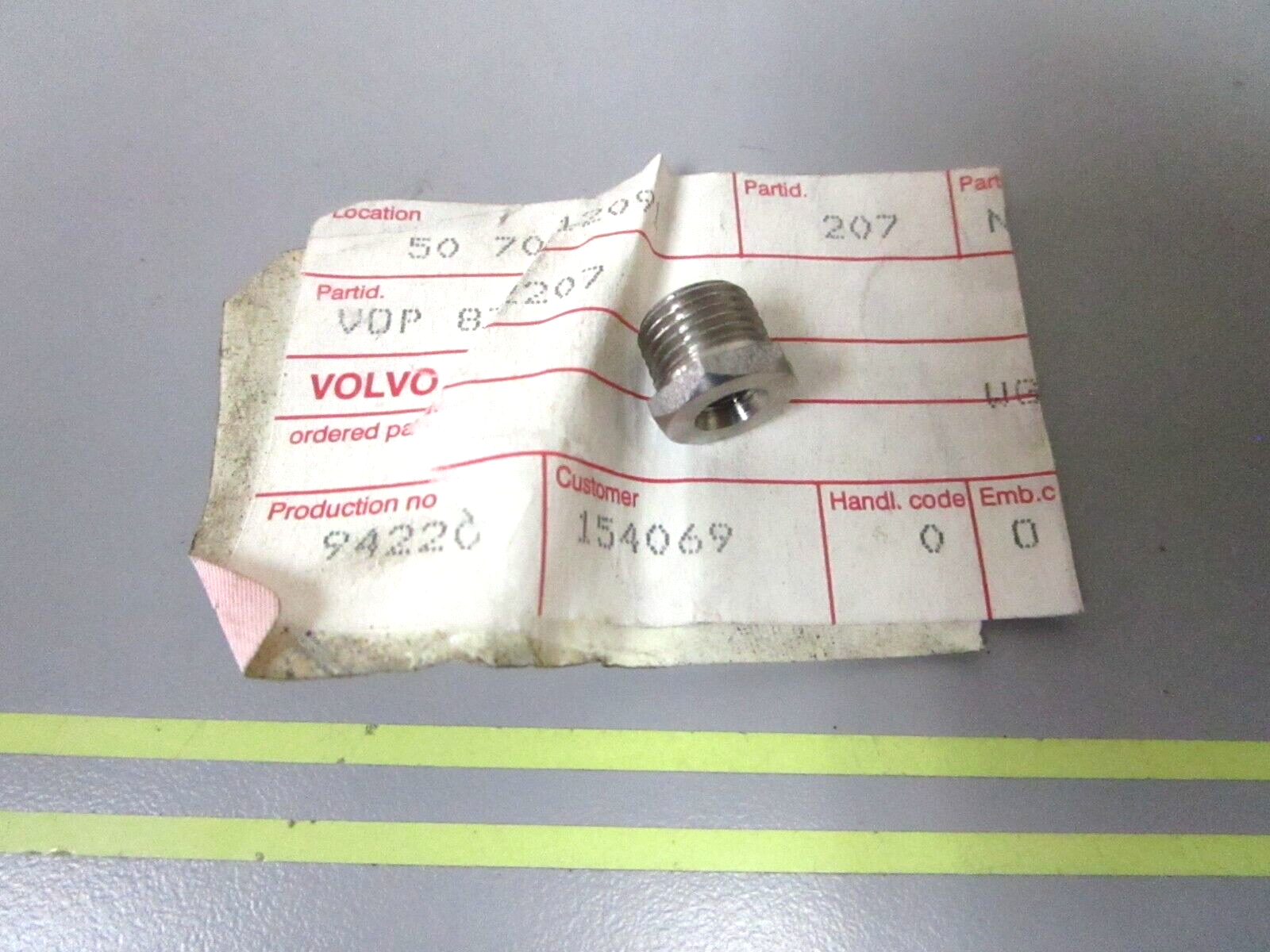 *NEW OEM* 0720 OMC Johnson Evinrude Volvo Nipple 872207