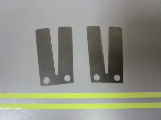 *NEW OEM* (LOT OF 2) 0750 OMC Johnson  LEAF PLATE 325267 0325267