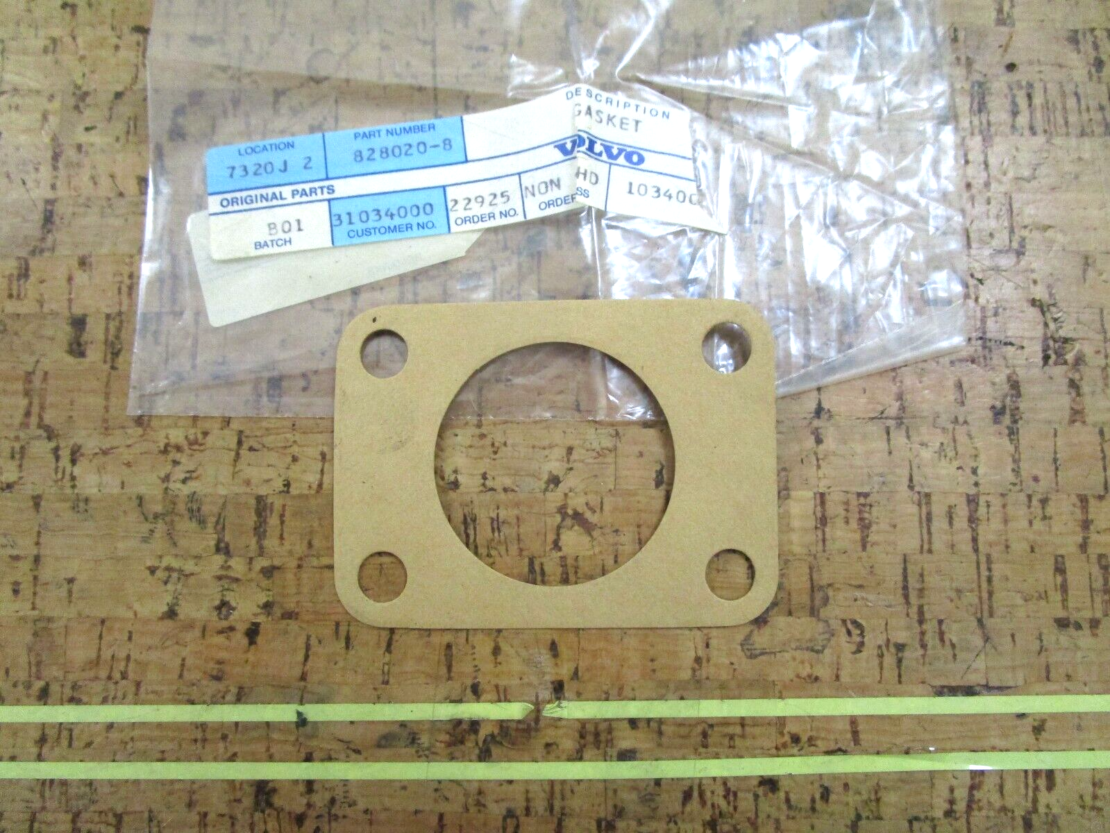 *NEW OEM* 0750 Volvo Penta GASKET 828020