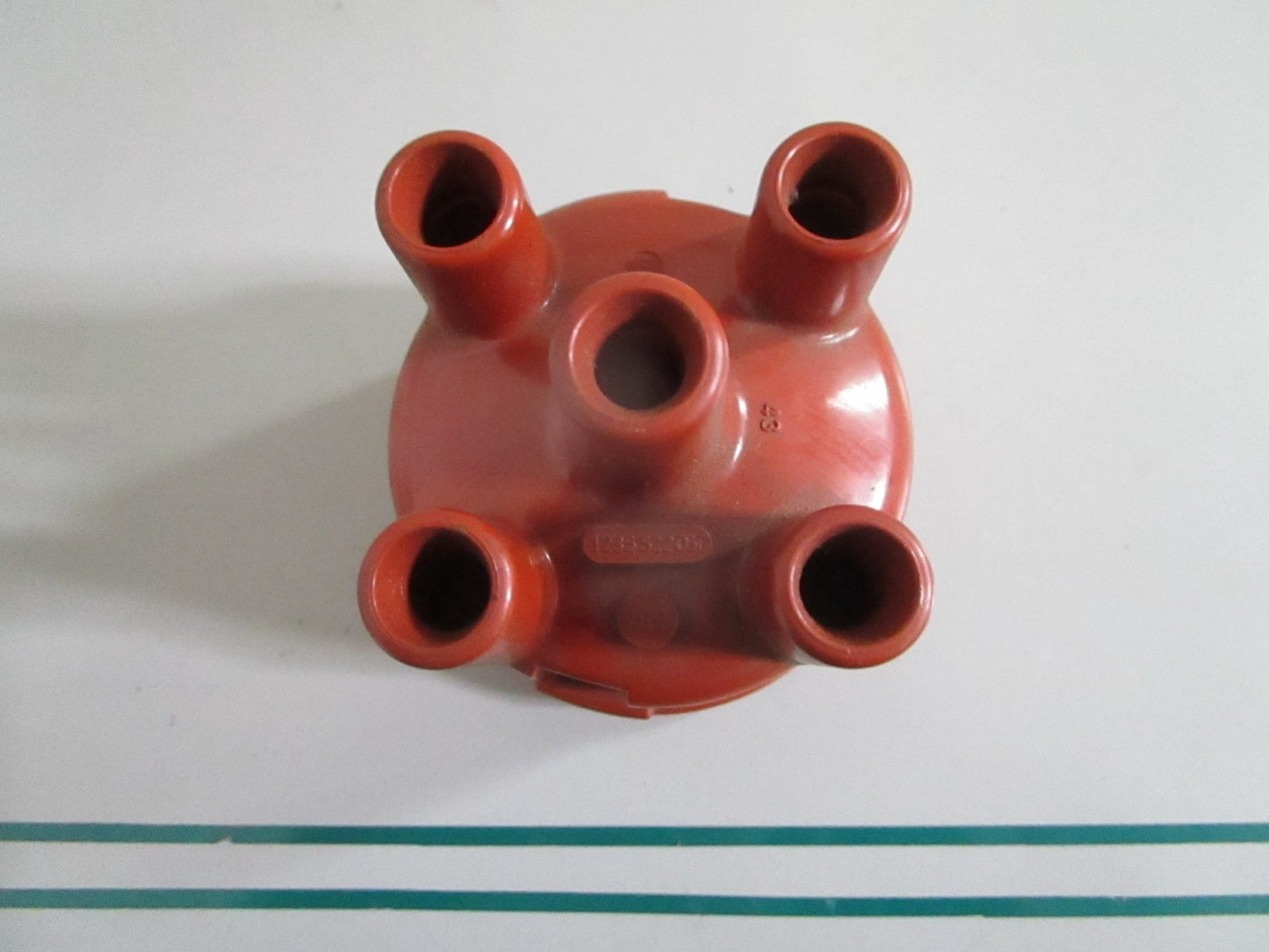NEW OEM 1235522050 Bosch Distributor Cap 0820