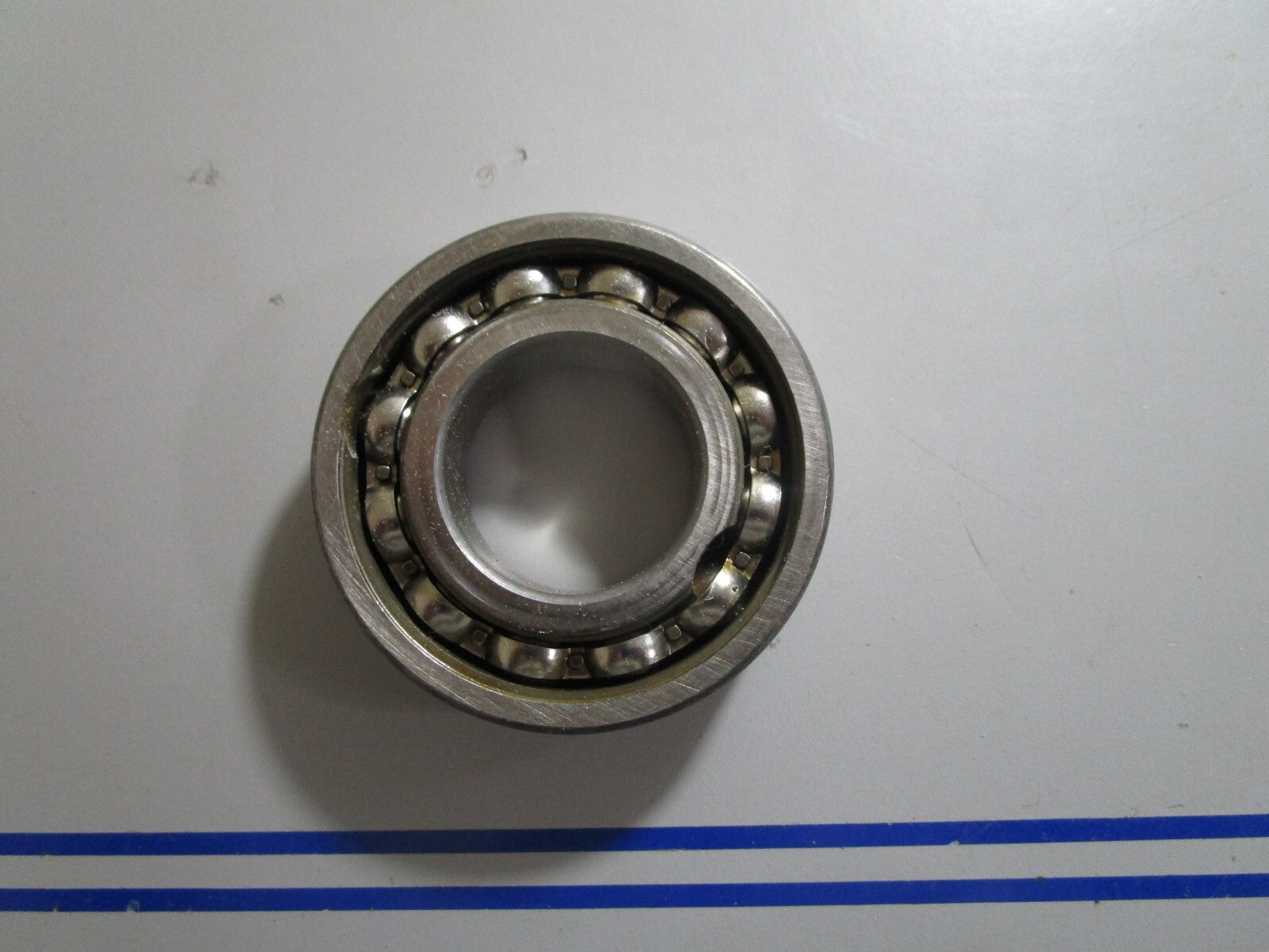 *NEW OEM* 0810 OMC Johnson Evinrude Bearing 379130 0379130 *Missing Shim*