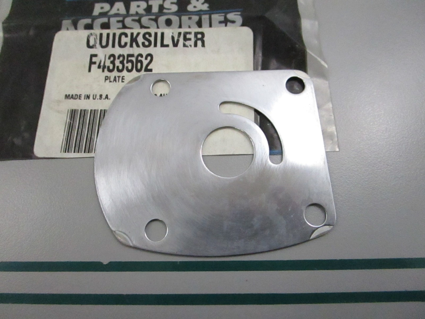 NEW OEM F435562 Mercury Quicksilver Plate 0810