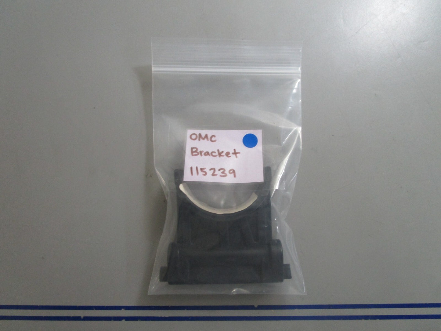 *NEW OEM* 0810 OMC Johnson Evinrude Bracket 115239 0115239