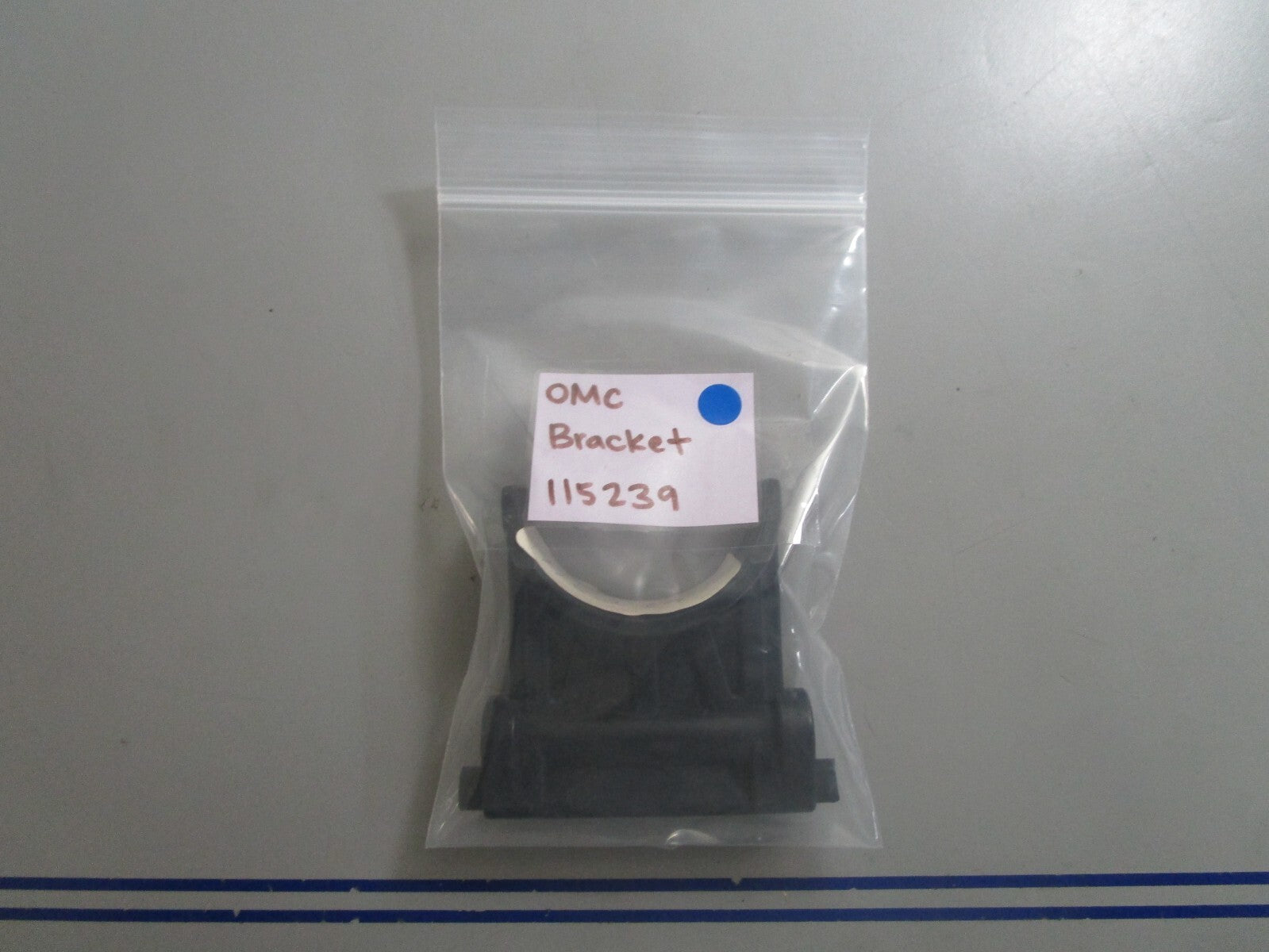 *NEW OEM* 0810 OMC Johnson Evinrude Bracket 115239 0115239