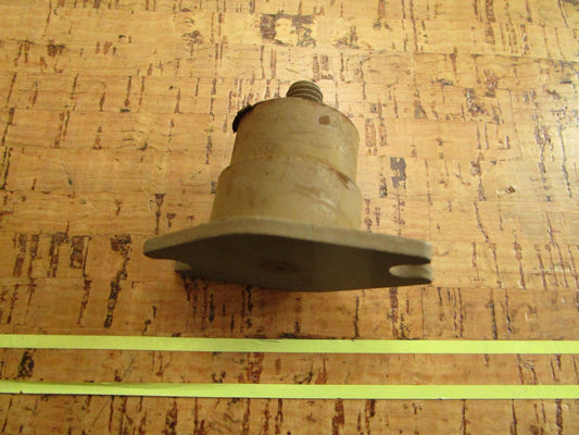 *NEW OEM* 0810 OMC Johnson Evinrude Rubber Mount 305309 0305309