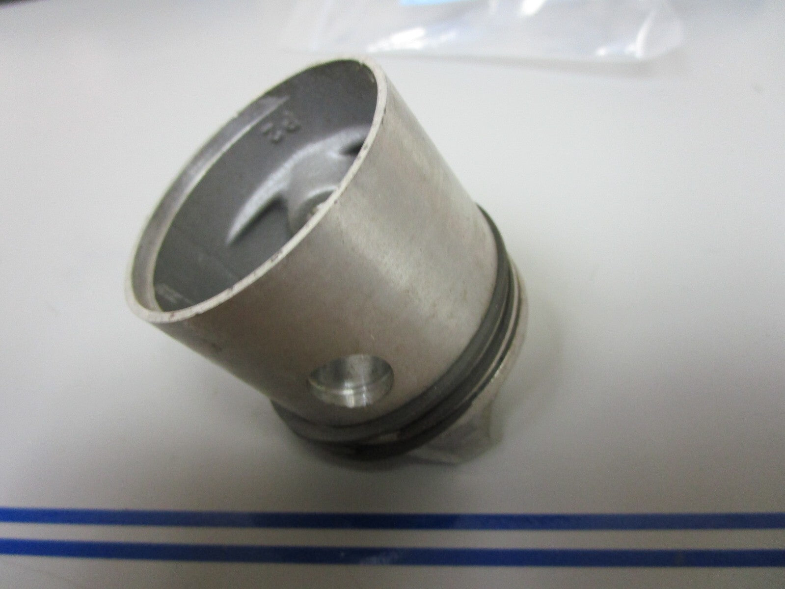 *NEW OEM* 0810 Mercury Quicksilver Piston F26015