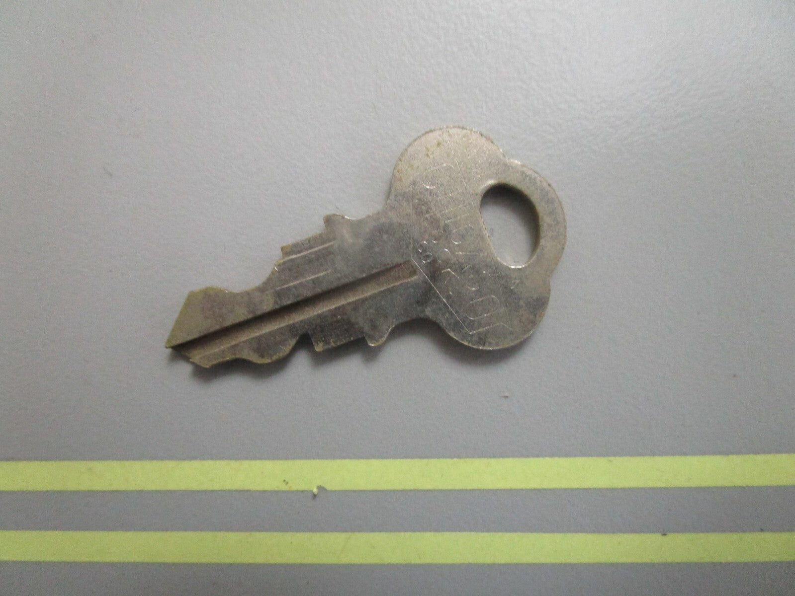 *NEW OEM* 0810 OMC Johnson Evinrude Ignition Key KF71 501586 0501586