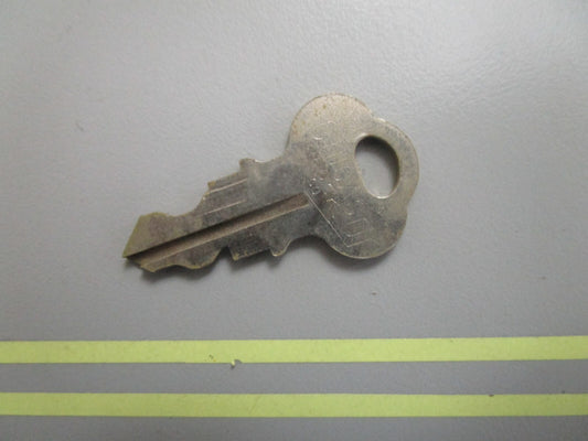 *NEW OEM* 0810 OMC Johnson Evinrude Ignition Key KF71 501586 0501586