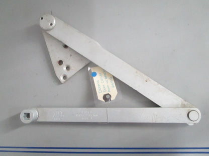 NEW OEM 669G Dorma Door Closer w/ Bracket 0820
