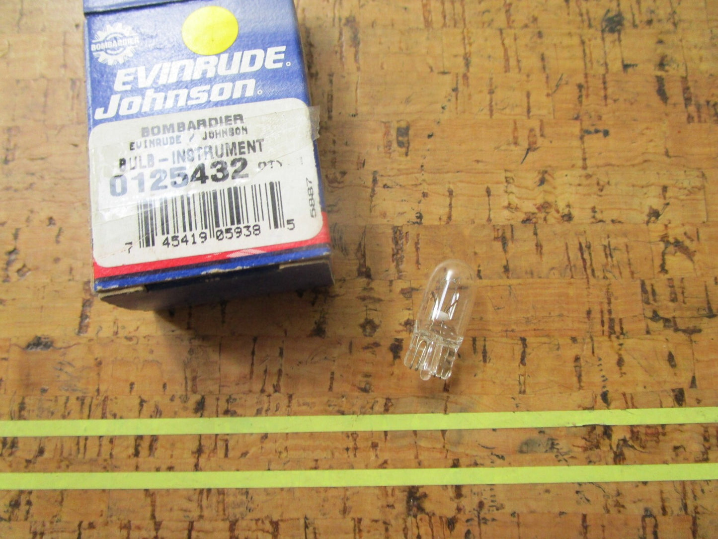 *NEW OEM* 0810 OMC Johnson Evinrude Instrument Bulb 125432 0125432