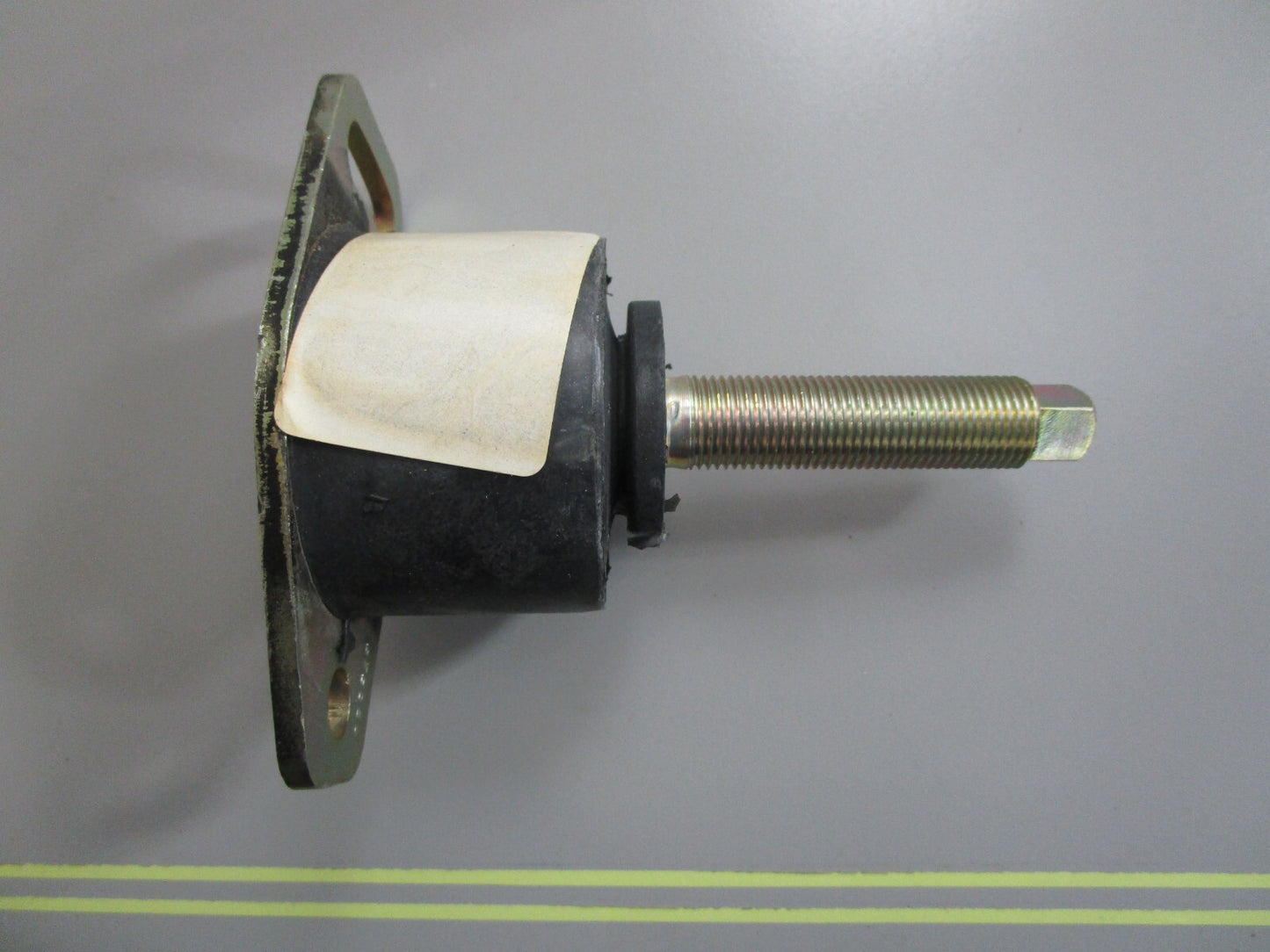 *NEW OEM* 0820 Volvo Penta Rubber Cushion 829646