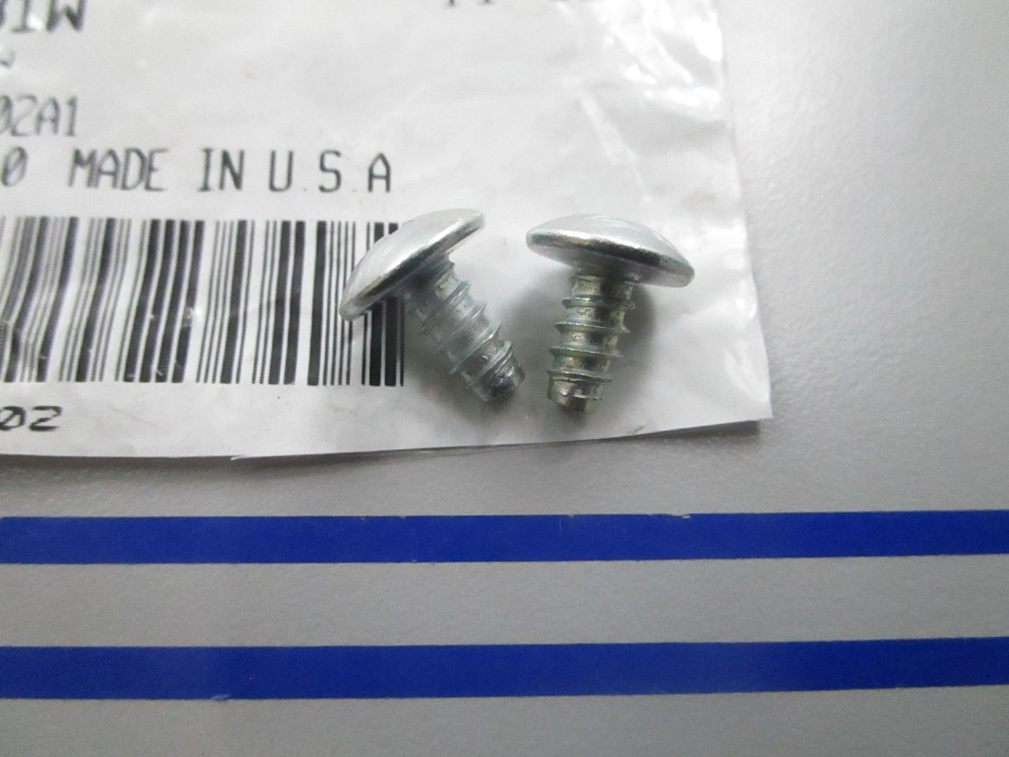 *NEW OEM* (LOT OF 2) 0810 Harley Davidson Screw 2731W