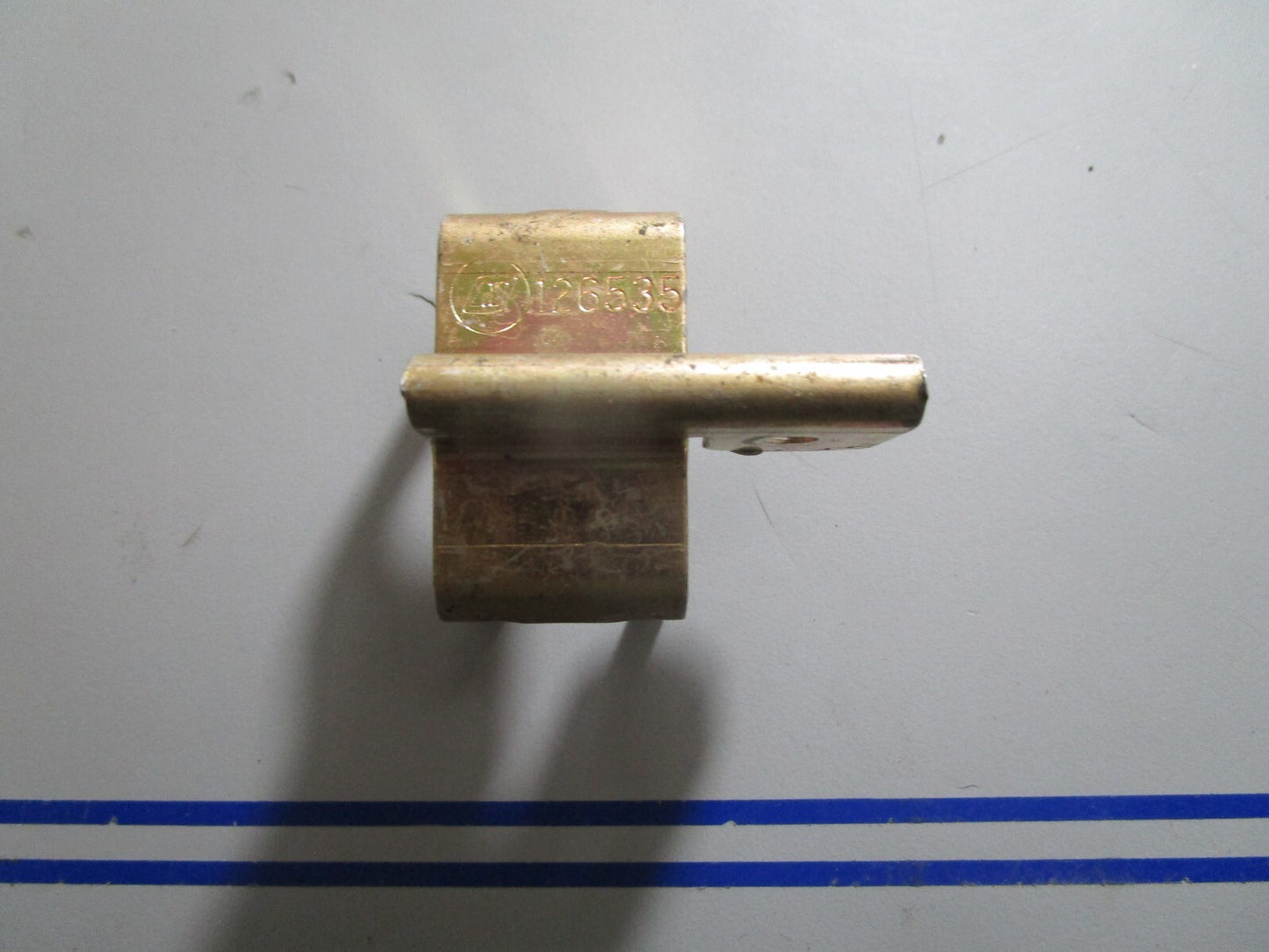 *NEW OEM* 0810 OMC Johnson Evinrude Cable Retainer 126535 0126535