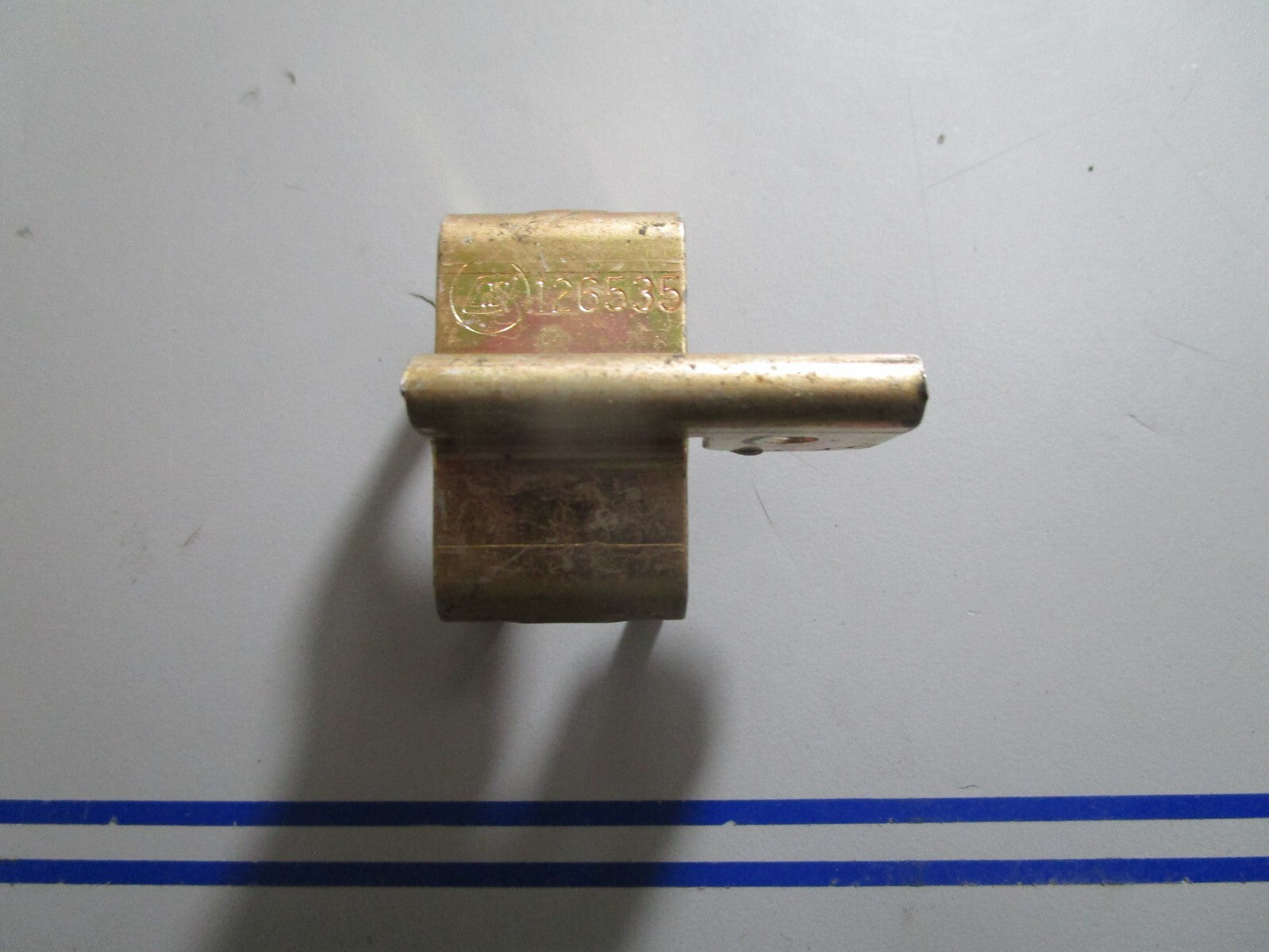 *NEW OEM* 0810 OMC Johnson Evinrude Cable Retainer 126535 0126535