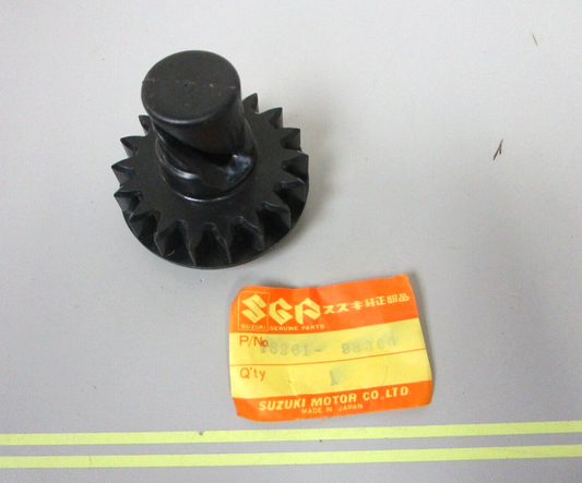 *NEW OEM* 0720 Suzuki Starter Pinion 18261-98300