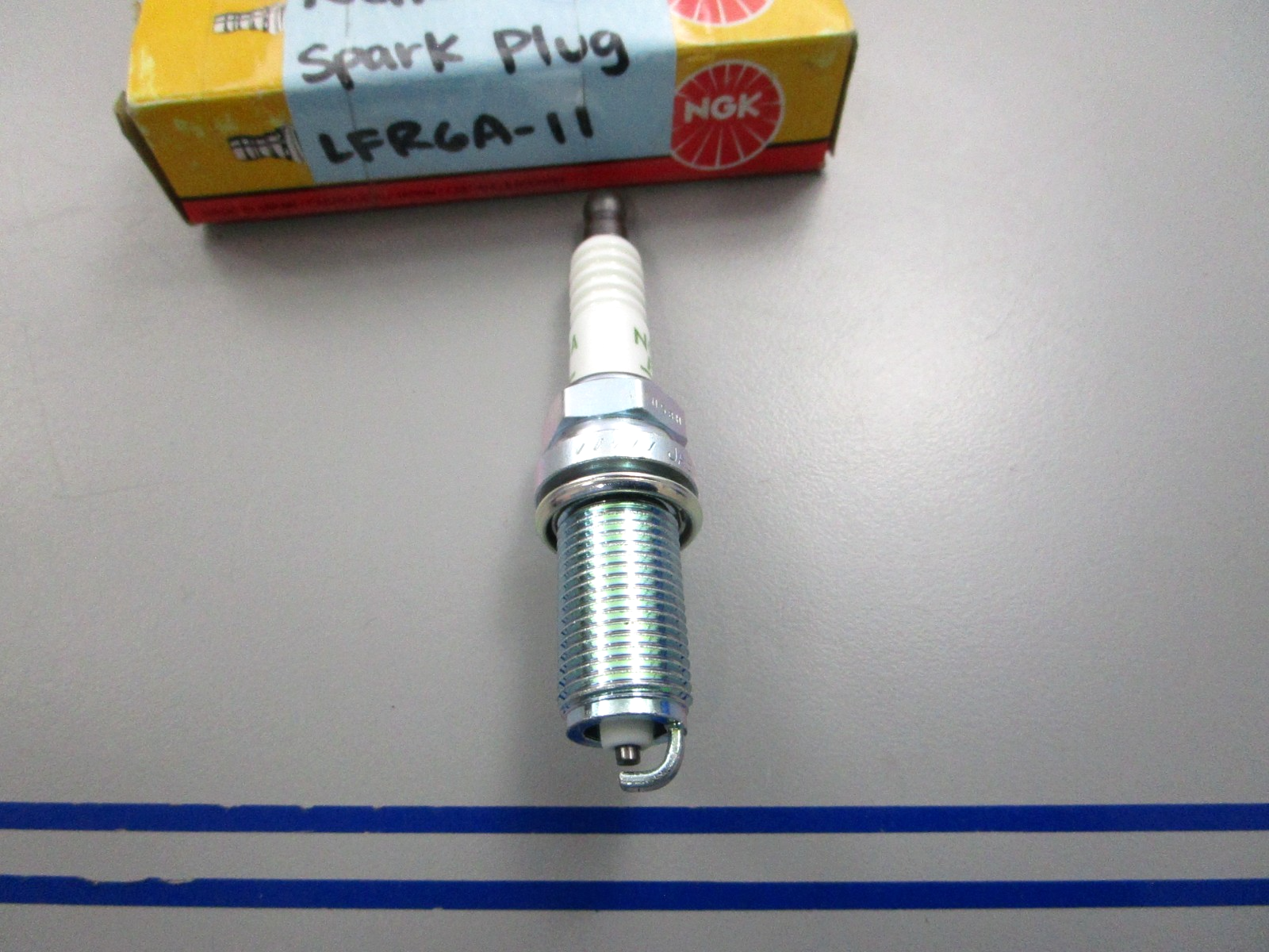 NEW LFRGA-11 NGK Spark Plug 0810