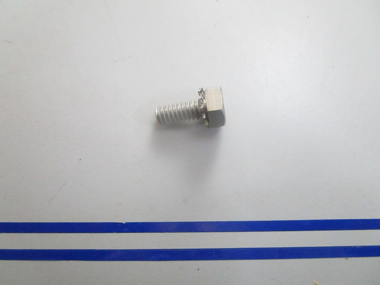 *NEW OEM* 0810 OMC Johnson Evinrude Screw 328731 0328731
